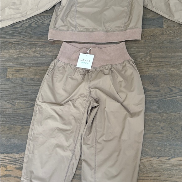 New Track SET 2 Pieces - Tan Le Lis HighEnd Boutique Brand OnTrend Medium Nylon - Picture 3 of 13